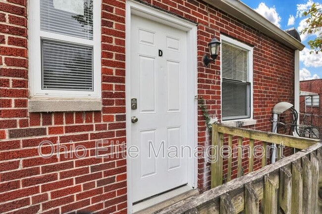 Building Photo - 987 Lilley Ave
