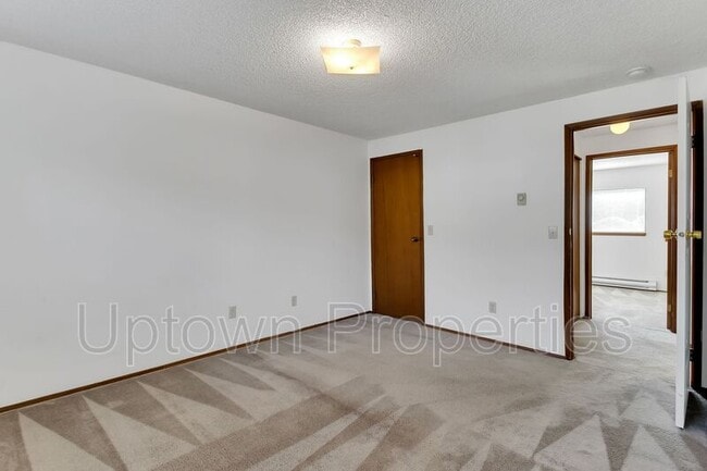 Building Photo - 5660 SW 180th Ave