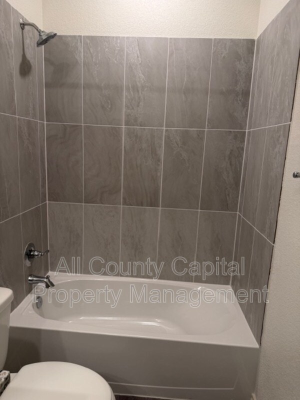 Building Photo - 8905 Ash Rd