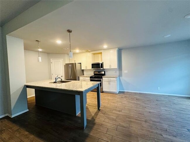 Building Photo - HOUSE FOR RENT!!!