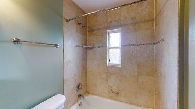 Building Photo - 2615 4th St NE