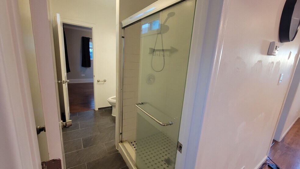 Building Photo - 1243 N Alexandria Ave