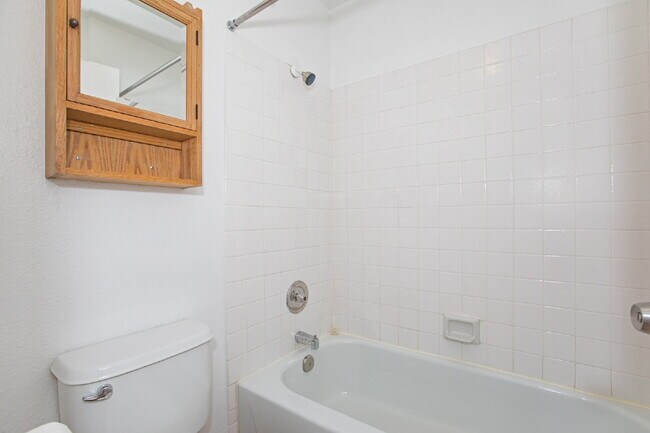 Building Photo - "Charming 2-Bed, 2-Bath Haven on Tripp Drive – Cozy Living in Reno!"