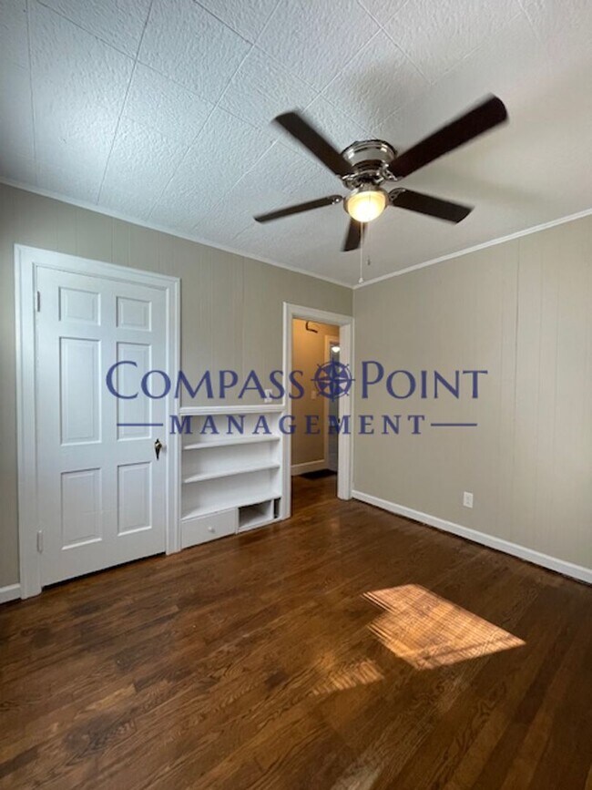 Building Photo - Newly Renovated Just For You!