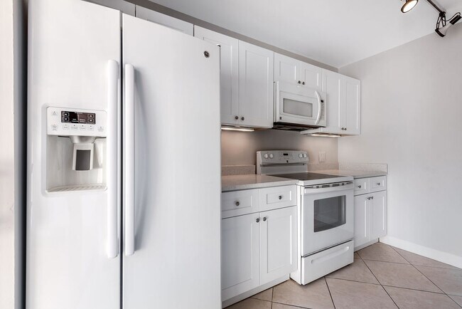 Building Photo - 185 Charter Way