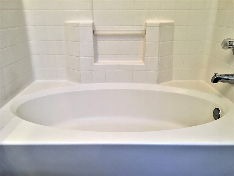 Building Photo - 8535 Quarter Horse Dr