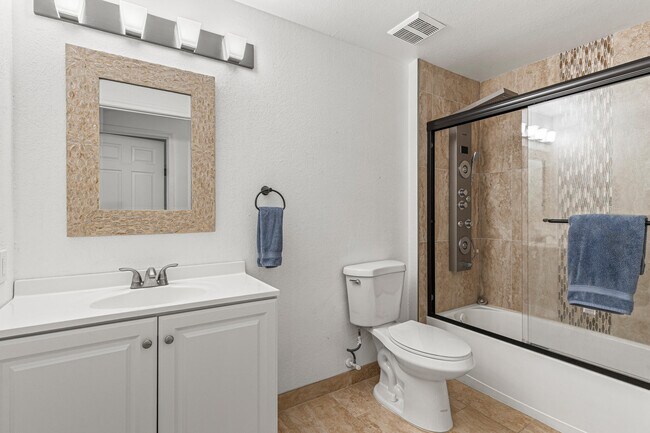 Building Photo - 250 Crestwood Cir