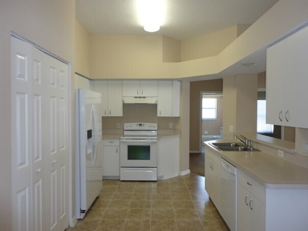 Building Photo - 1400 Watermill Cir