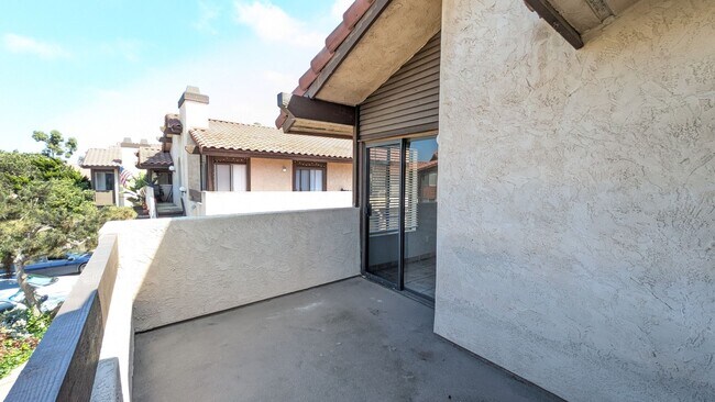 Building Photo - Reduced! Large pets ok! One bed plus office