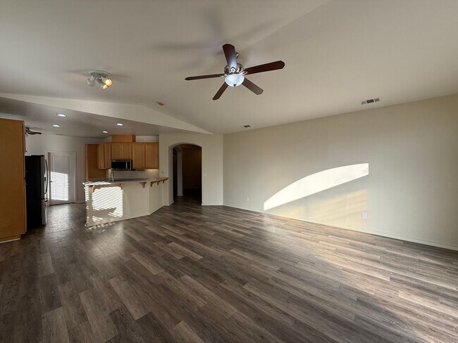 Building Photo - Beautiful Bradley Square Single Story Home With Easy Access to Shopping/101 Frwy