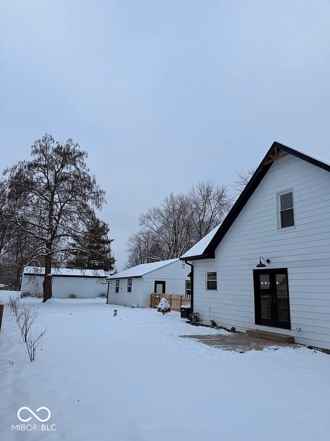 Building Photo - 4210 S Post Rd