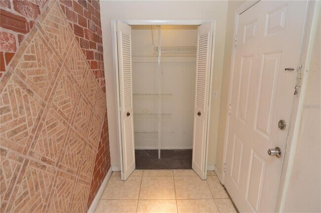 Building Photo - 2904 Lichen Ln