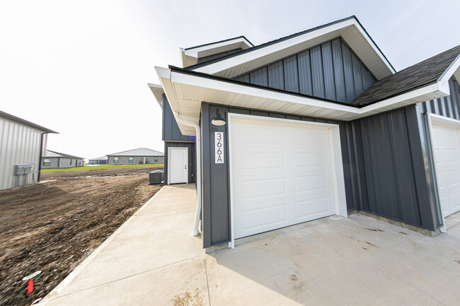Building Photo - 366 SE 85th Rd