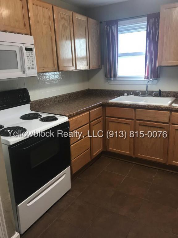 Building Photo - 320 E 79th Terrace