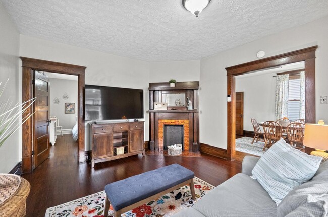 Building Photo - 2929 Newman St