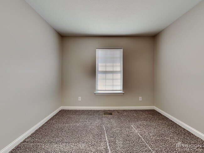 Building Photo - 4609 Clairmont Dr