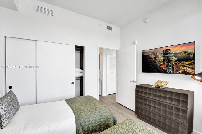 Building Photo - 580-572 72nd St