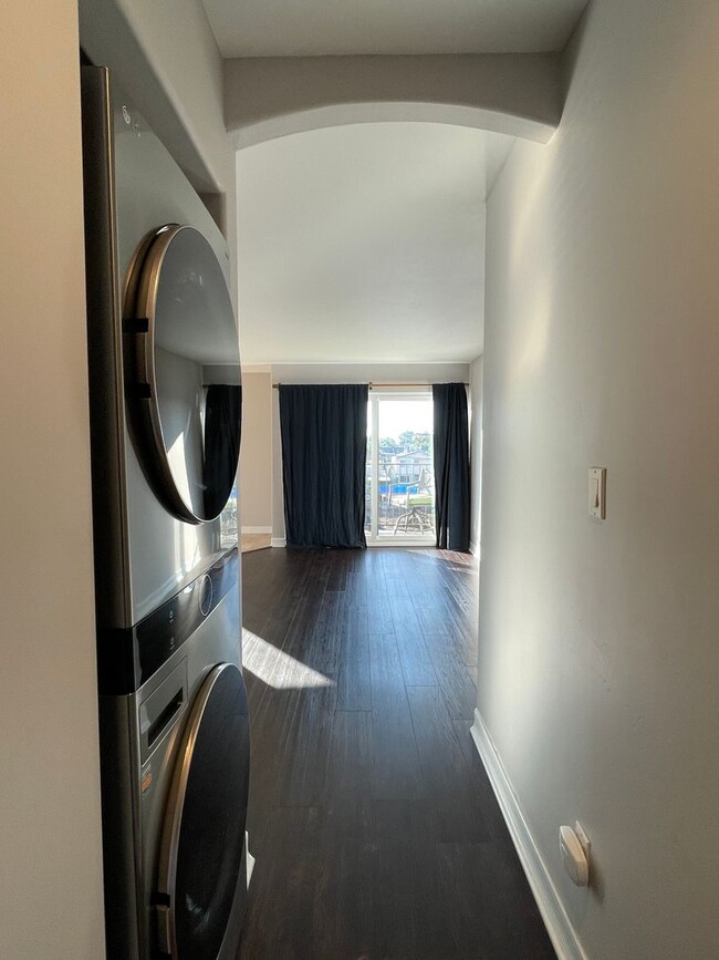 Building Photo - Beautiful Remodeled Condo In North Park w/...