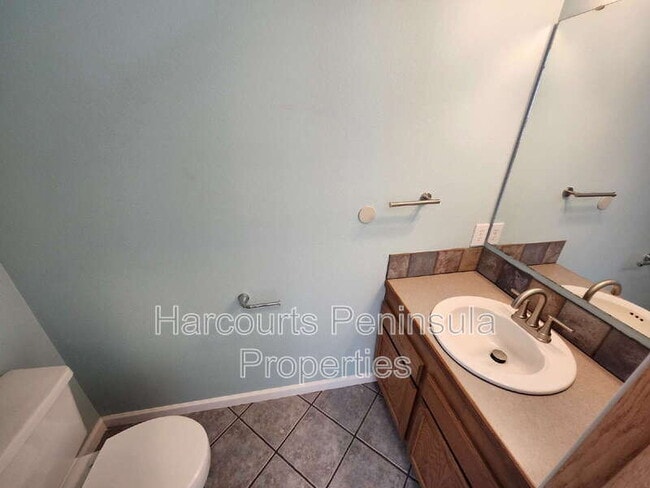 Building Photo - 13132 Lakeridge Cir NW