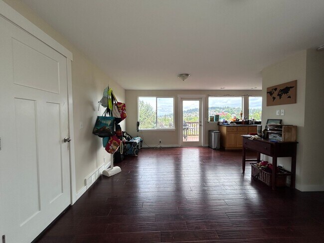 Building Photo - Large 4 Bedroom home with views of Bellingham Bay and Garage