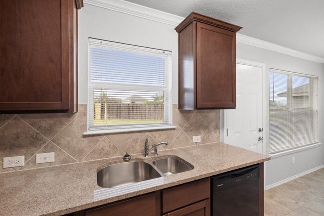 Building Photo - 7204 Outfitter Drive