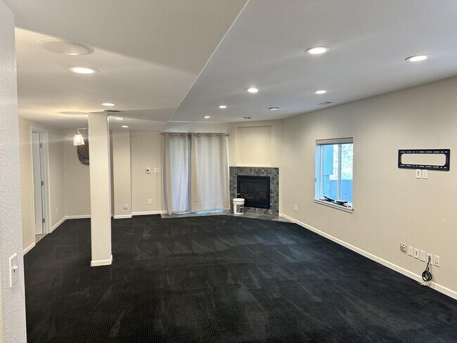 Building Photo - 8361 Briar Trace Way