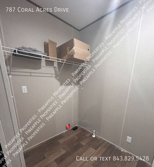 Building Photo - 787 Coral Acres Dr