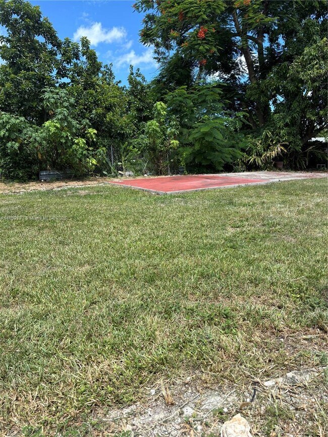 Building Photo - 15445 Hayes Ln