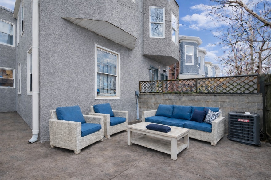 Building Photo - 1521 Fontain St