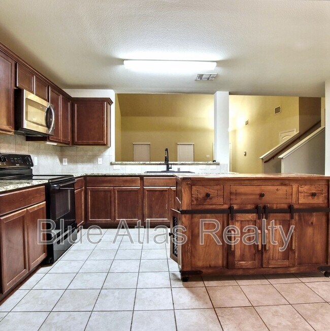 Building Photo - 1340 Levi Ln