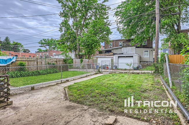 Building Photo - 8516 Willow Oak Rd