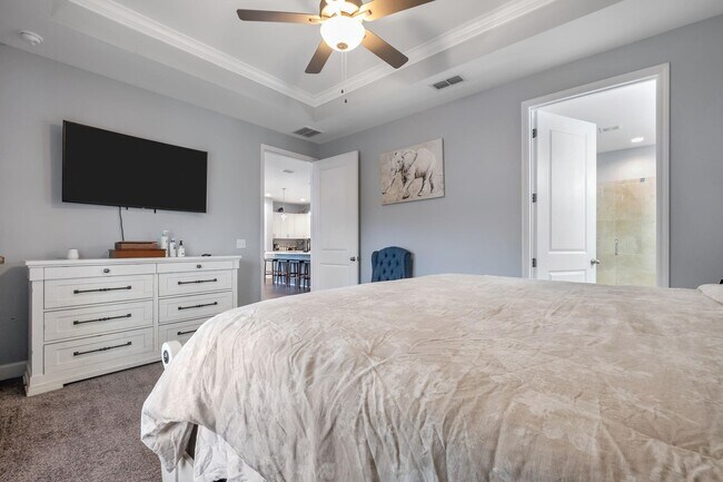 Building Photo - 4354 Bottle Brush Ln