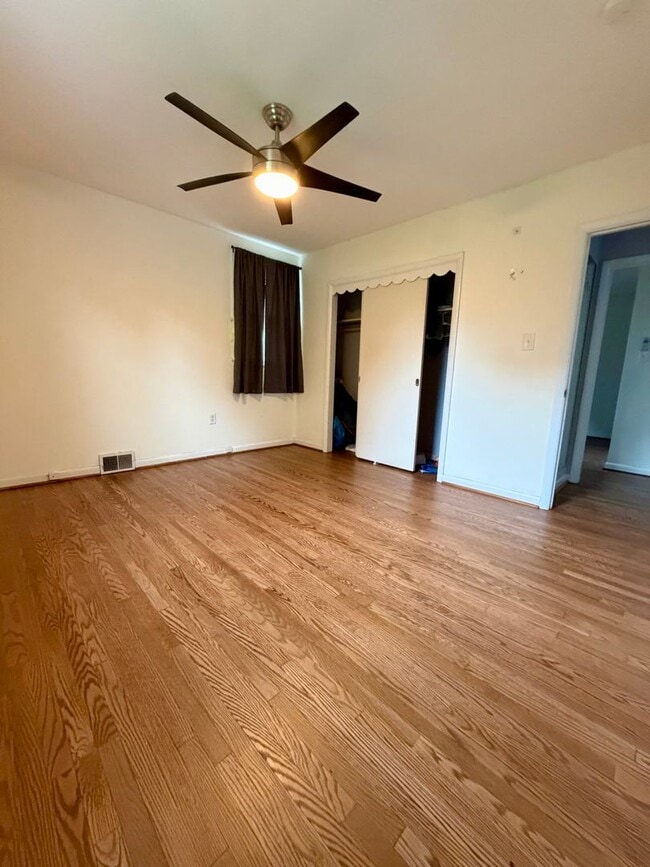Building Photo - 300 Winding Way
