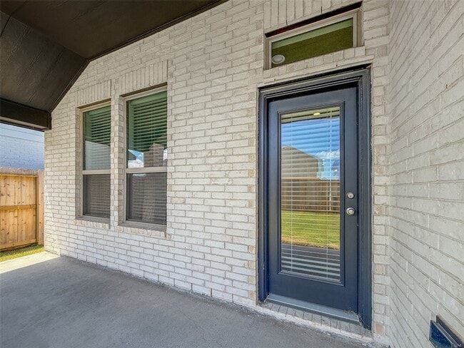 Building Photo - 26819 Meadow Ln