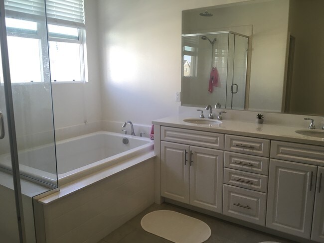 Building Photo - 101 Acamar