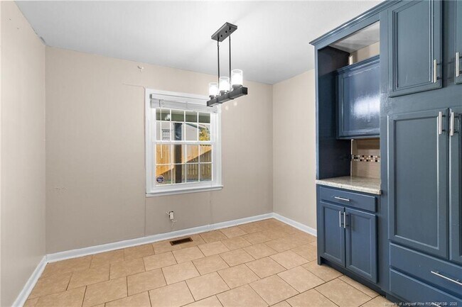 Building Photo - 1440 Marlborough Rd