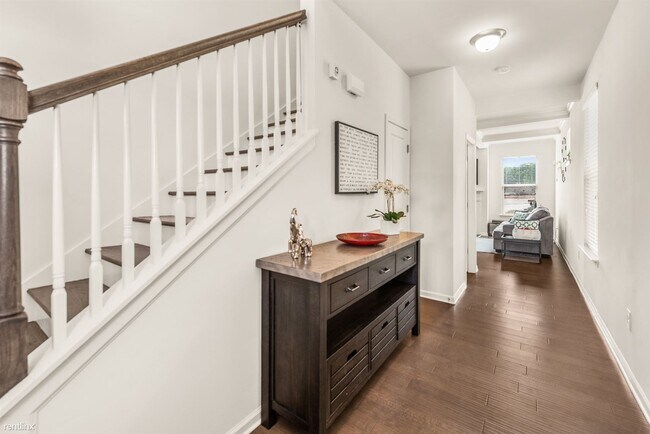 Building Photo - 3 br, 2.5 bath House - 839 Regal Lane