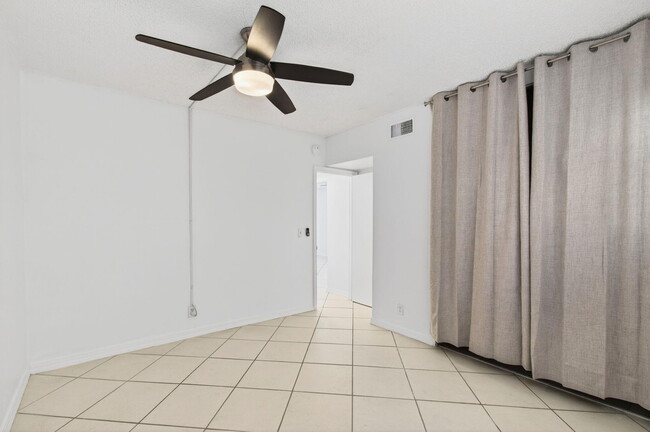 Building Photo - 500 SW 2nd Ave