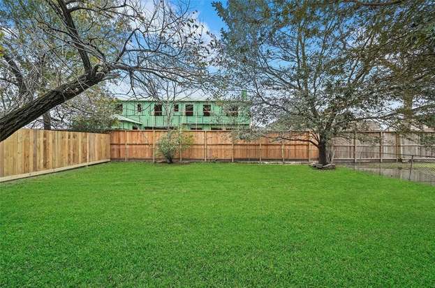 Building Photo - 1716 Huge Oaks St