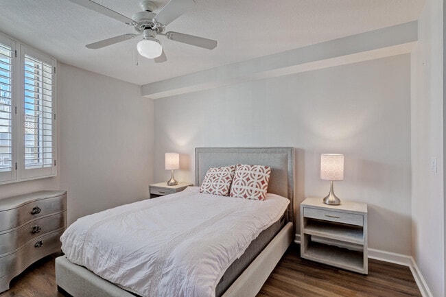 Building Photo - 1551 N Flagler Dr