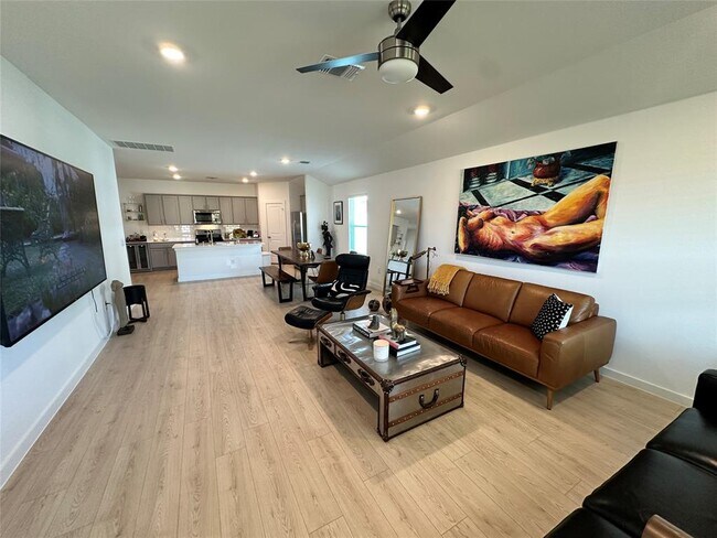 Building Photo - 9613 Oxbow Strap Dr