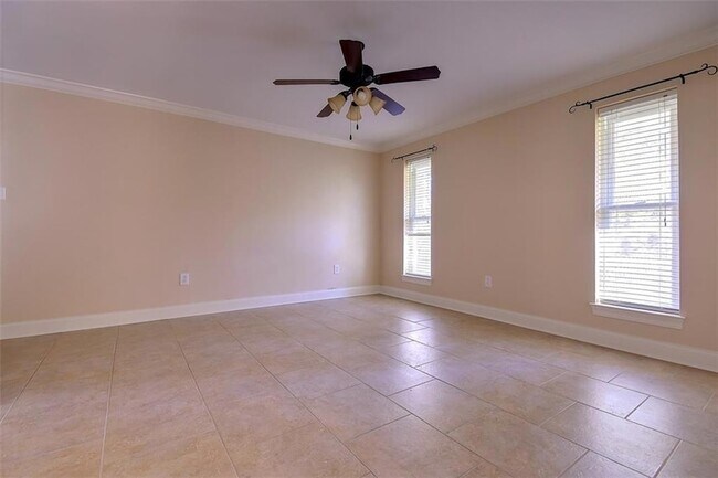 Building Photo - 117 Devereux Drive