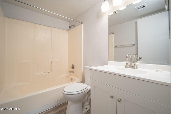 Building Photo - 808 N 95th Dr