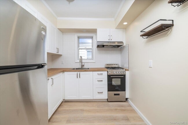 Building Photo - 19 Daley Pl