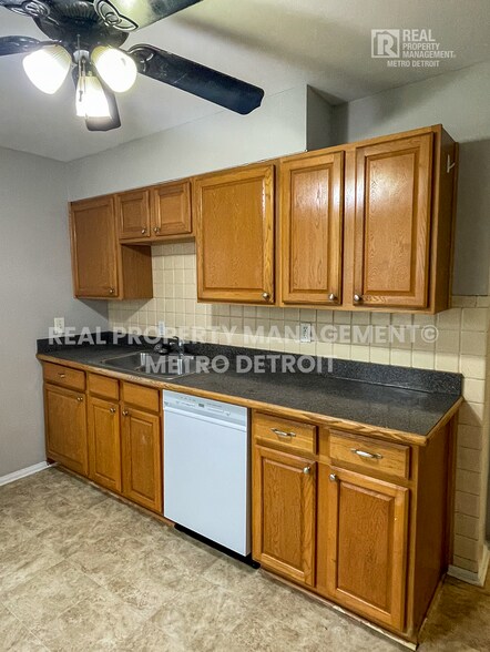 Building Photo - 25284 Stanford St