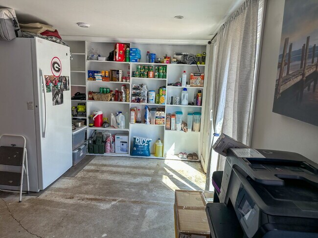 Building Photo - Charming Riverside Retreat: 3-Bedroom, 2-B...