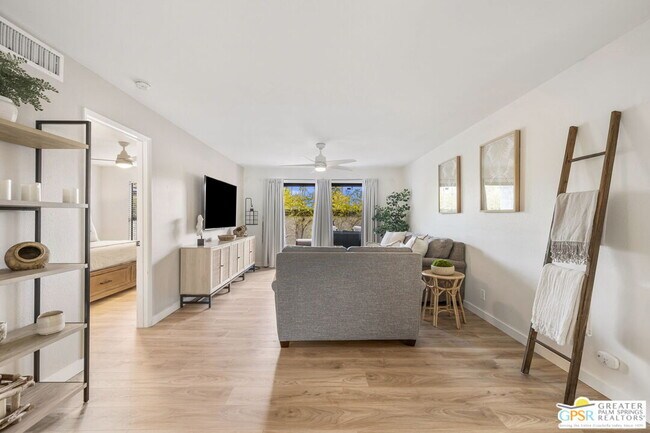 Building Photo - 2230 S Palm Canyon Dr