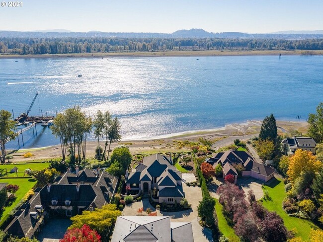 Building Photo - Incredible River Front Home in Vancouver