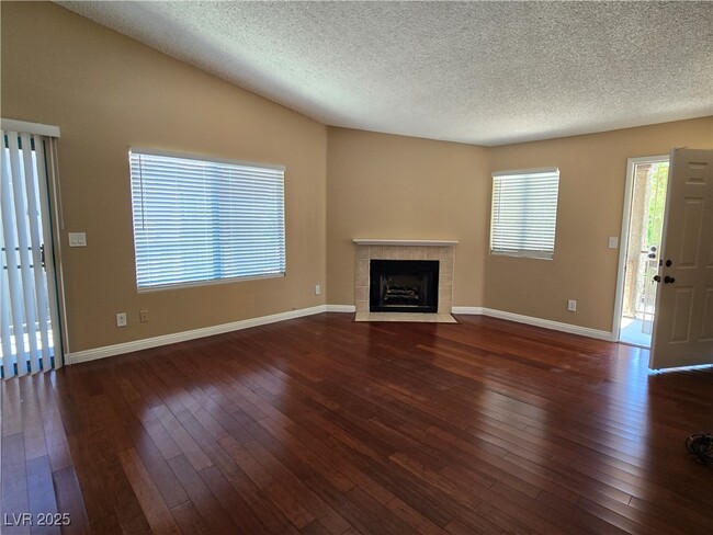 Building Photo - 1575 W Warm Springs Rd
