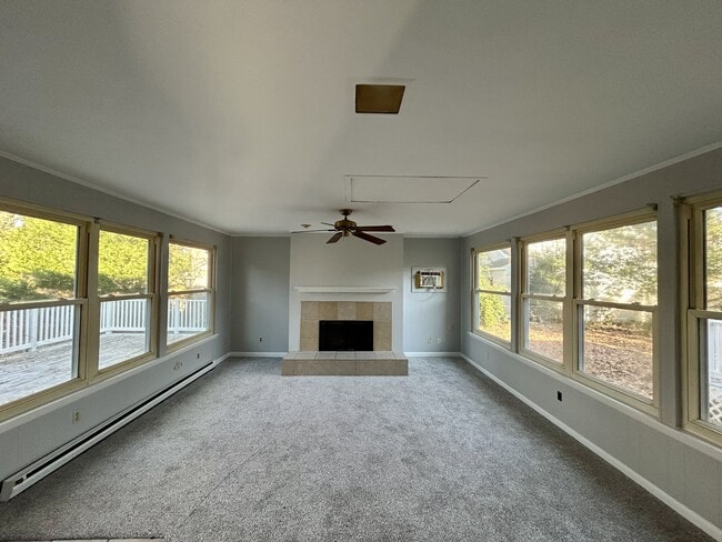 Building Photo - 845 Kennedy Ave